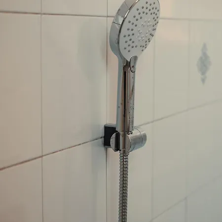 Διαμέρισμα The Spacious With 3 Bedrooms And Private Parking