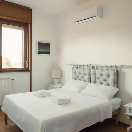 The Spacious With 3 Bedrooms And Private Parking