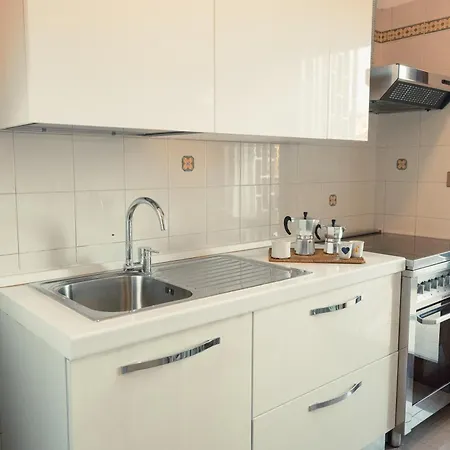 The Spacious With 3 Bedrooms And Private Parking Διαμέρισμα Ρώμη