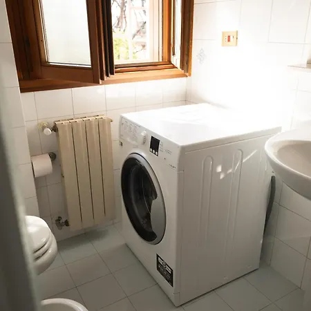 Διαμέρισμα The Spacious With 3 Bedrooms And Private Parking *