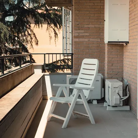 The Spacious With 3 Bedrooms And Private Parking Διαμέρισμα Ρώμη